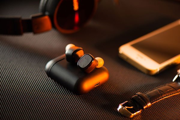 wireless-earbuds-for-small-ears