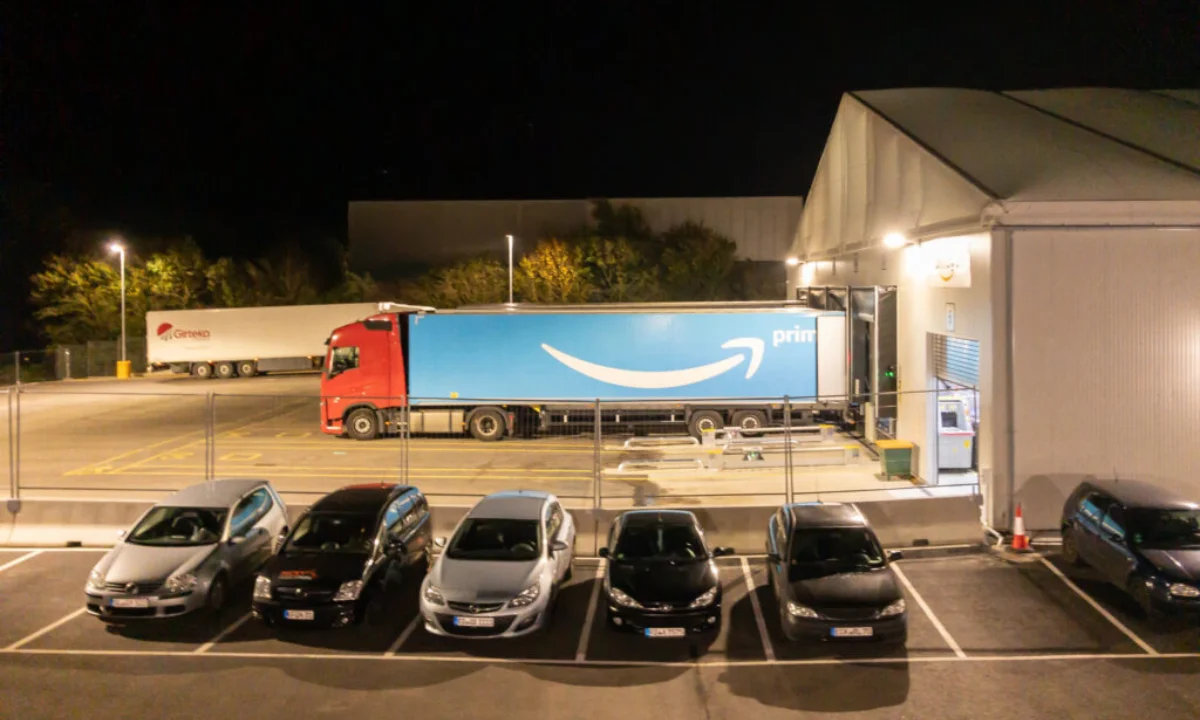 Can a Wholesale Business Sell to the Public